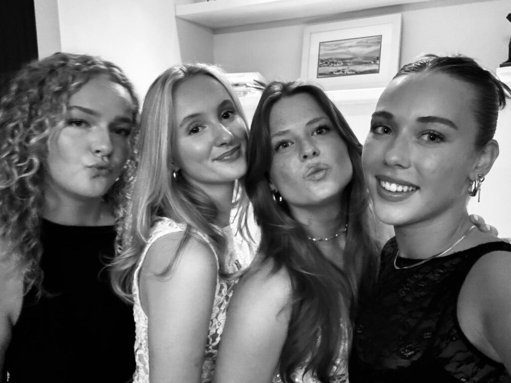 Groepsfoto met mijn vriendinnen